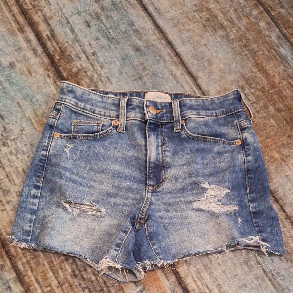🔥 3 for $25 SALE Universal Thread Blue Distressed Jean Shorts. Size 2